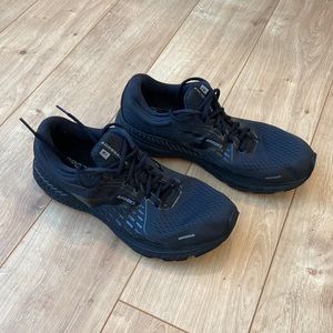 Brooks Adrenaline 21 Size 11.5